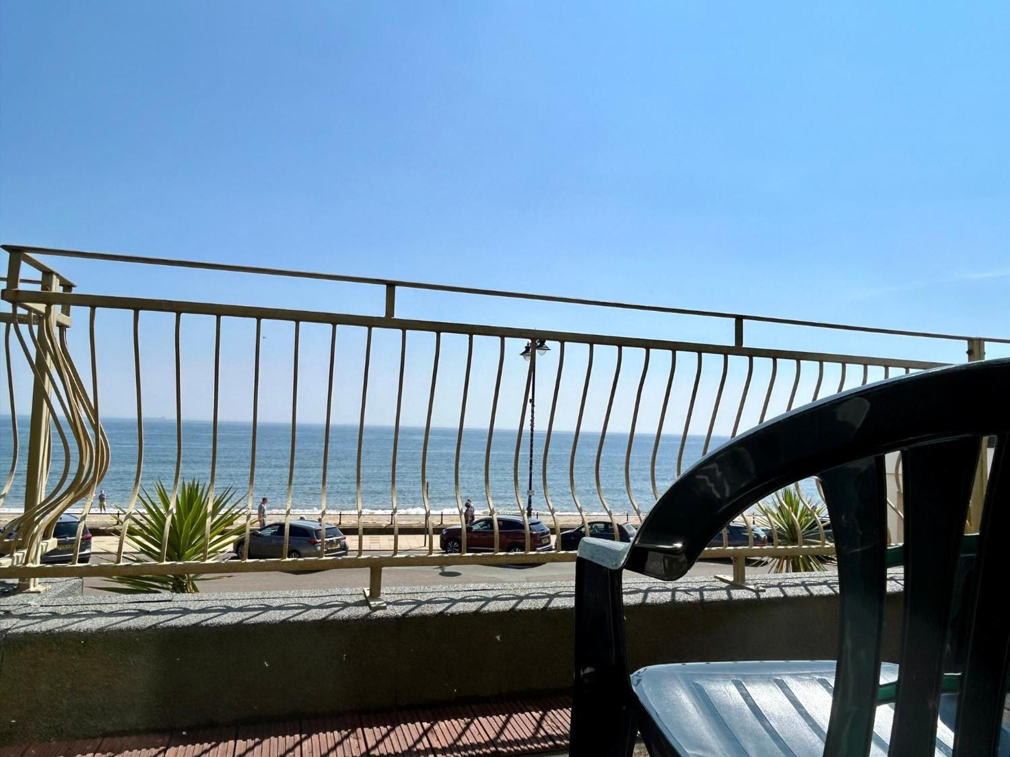 Bay View - Seafront, Sandown - Free Car Ferry For Bookings Of 3 Or More Nights, Subject To Availability Buitenkant foto
