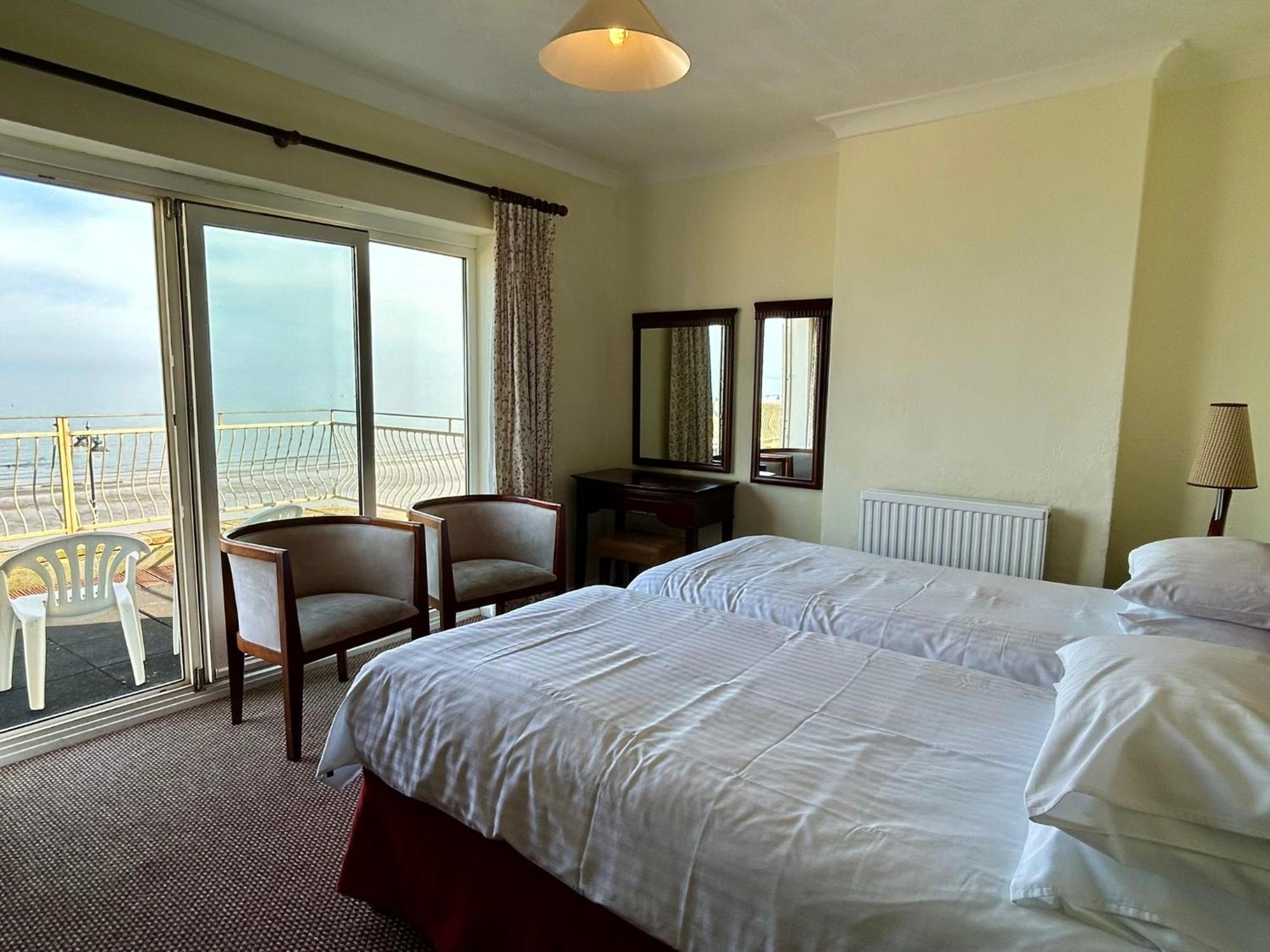 Bay View - Seafront, Sandown - Free Car Ferry For Bookings Of 3 Or More Nights, Subject To Availability Buitenkant foto