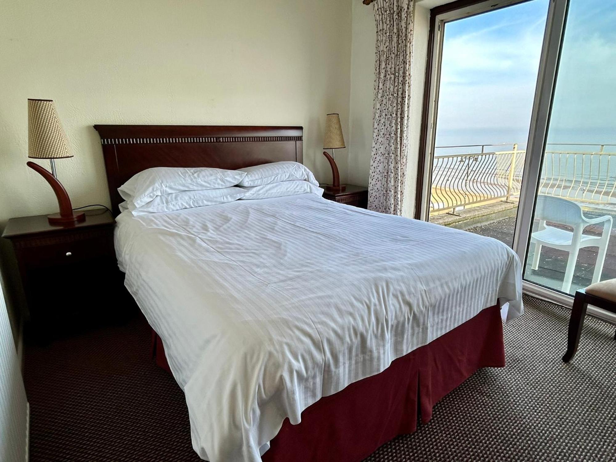 Bay View - Seafront, Sandown - Free Car Ferry For Bookings Of 3 Or More Nights, Subject To Availability Buitenkant foto